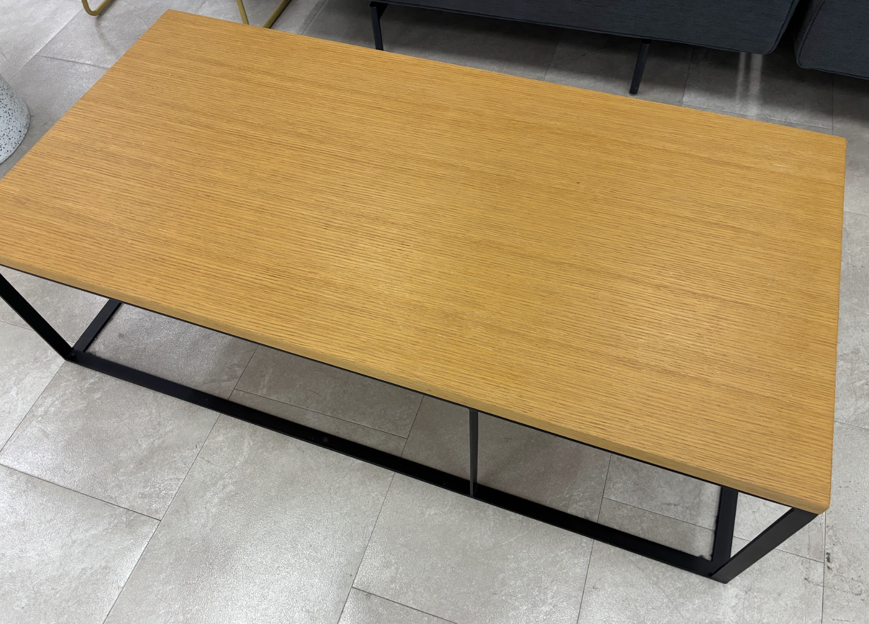 LIFE FURNITURE ���[�e�[�u��
